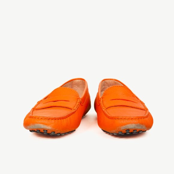 Tod’s Gommino Orange Pebbled Leather Driving Shoes - Picture 2 of 11